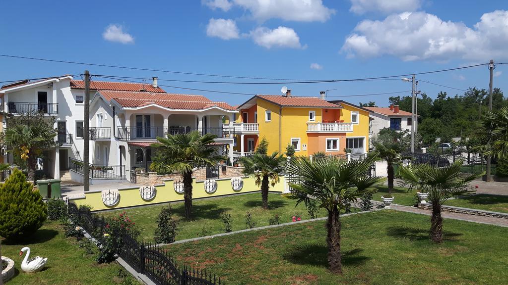 פורץ Radmani Apartments מראה חיצוני תמונה