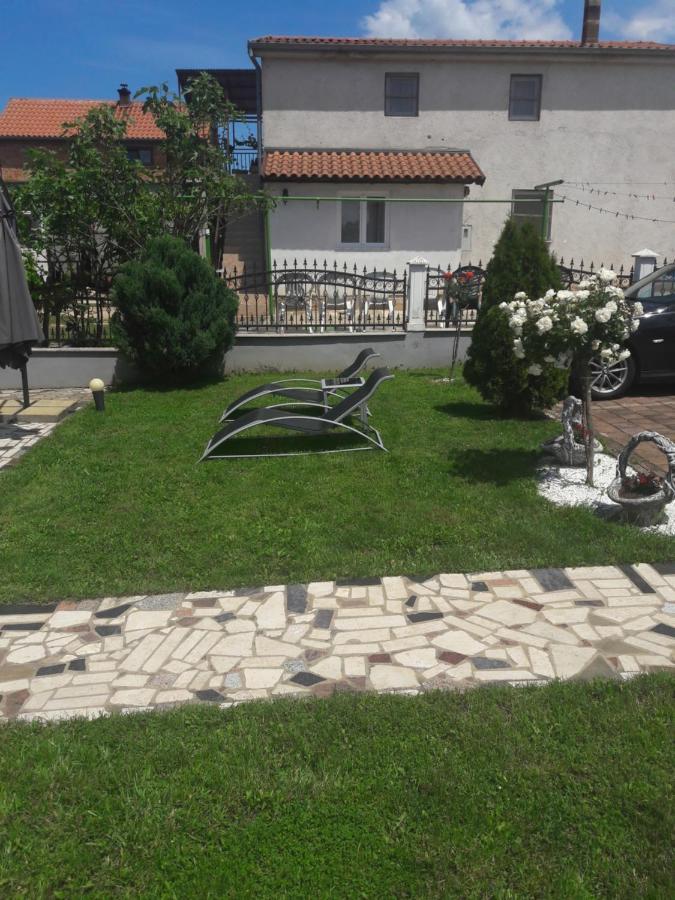 פורץ Radmani Apartments מראה חיצוני תמונה