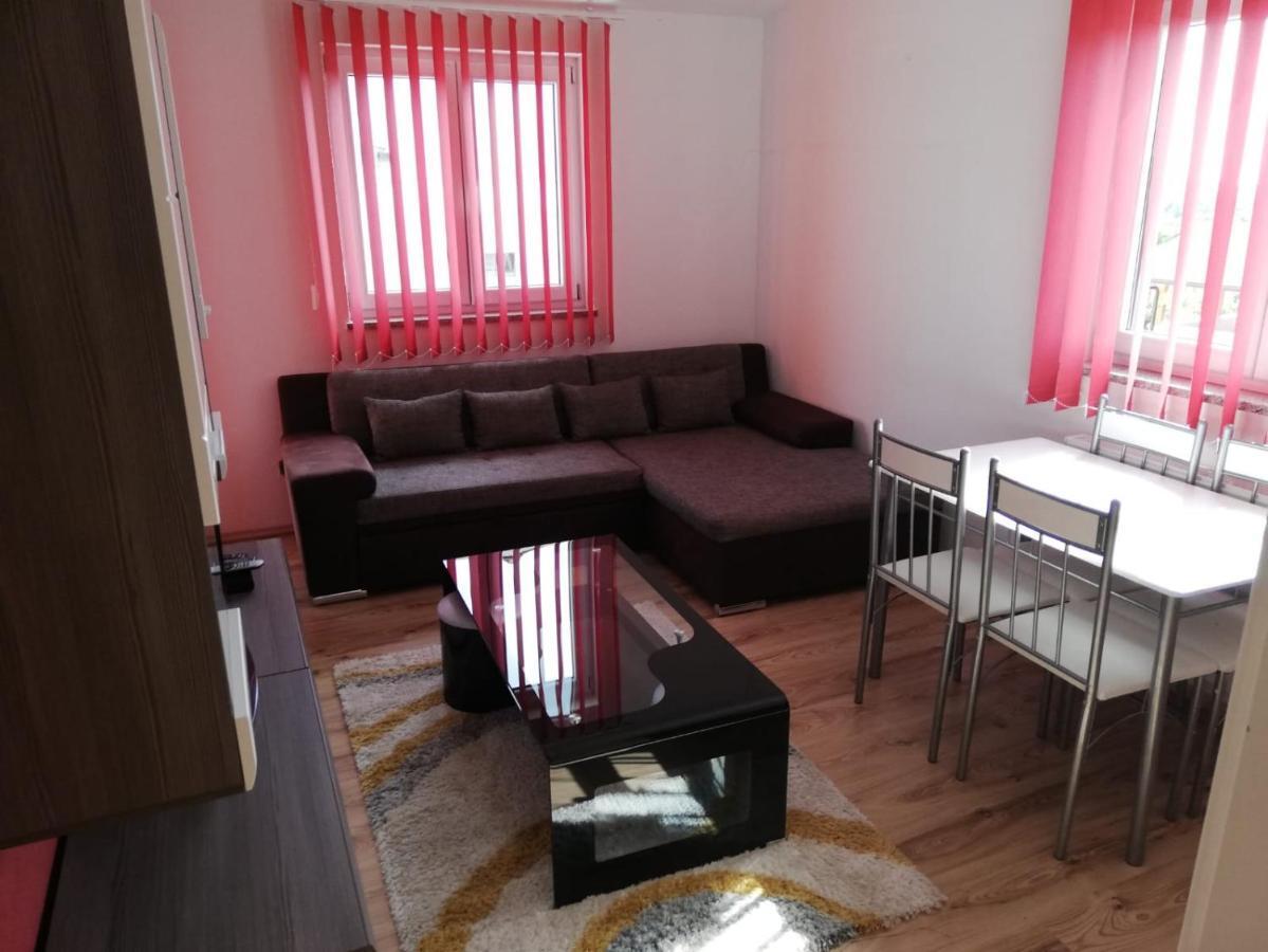 פורץ Radmani Apartments מראה חיצוני תמונה