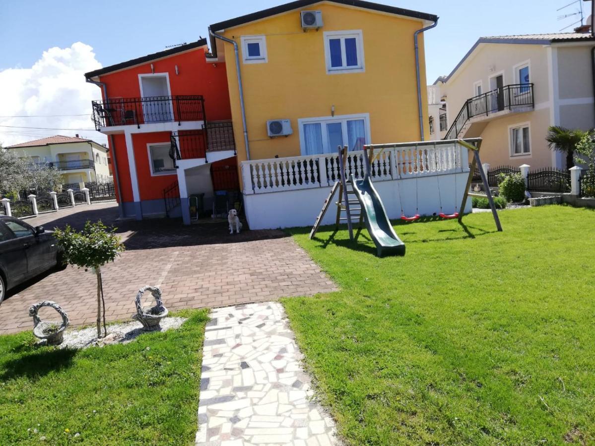פורץ Radmani Apartments מראה חיצוני תמונה